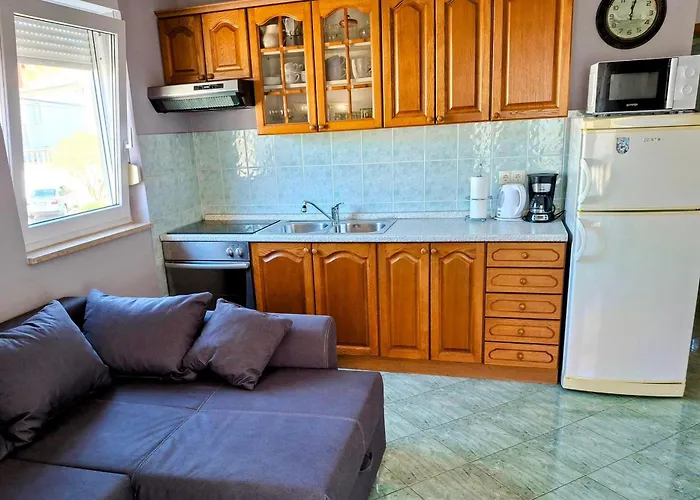 Apartment With Parking Space Palit, Rab - 24465